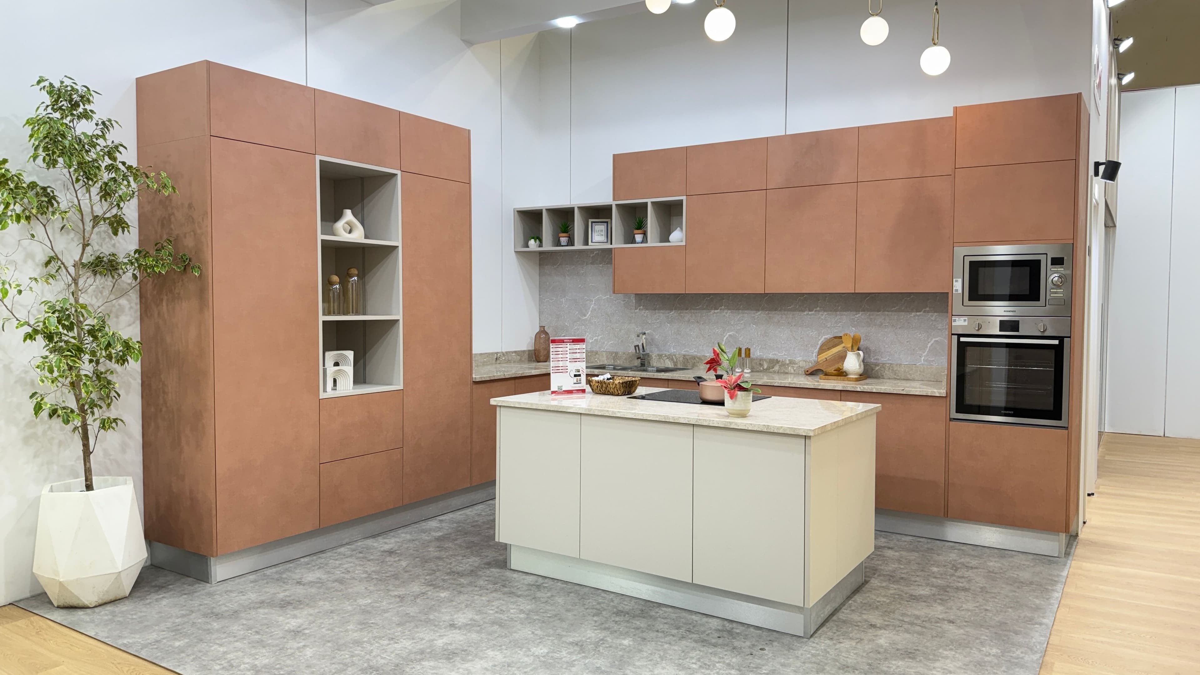 Cuisine MDM Atacama Terra, façades cuivrées et îlot clair